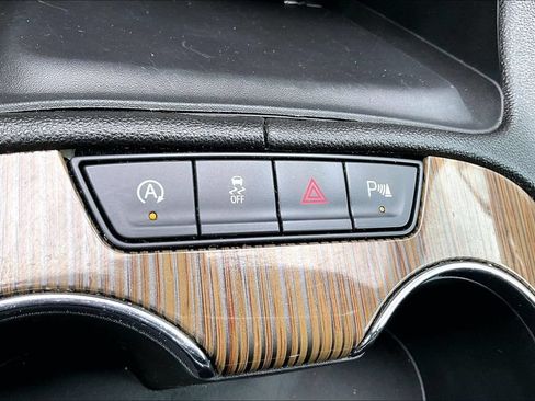 Used 2023 GMC Acadia SLE w/ Driver Convenience Package FWD image 32
