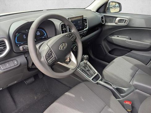 New 2026 Hyundai Venue SE FWD image 3