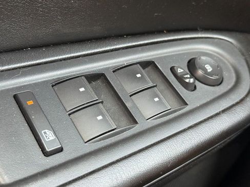 Used 2016 Chevrolet Traverse LT FWD image 21