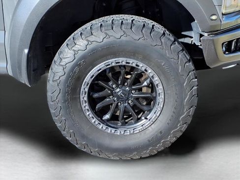 Used 2020 Ford F150 Raptor w/ Equipment Group 802A Luxury image 4