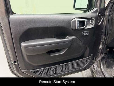 Used 2022 Jeep Wrangler Unlimited Rubicon 4xe w/ Cold Weather Group AWD/4WD image 14