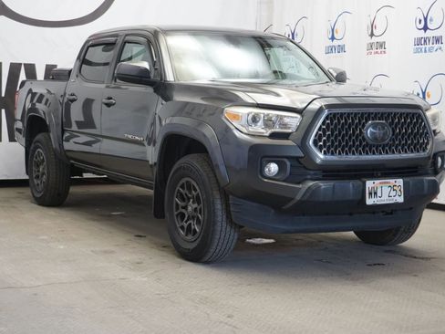 Used 2018 Toyota Tacoma SR5 image 3