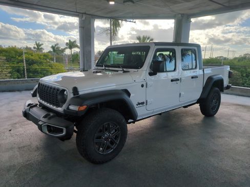 New 2026 Jeep Gladiator Sport image 9
