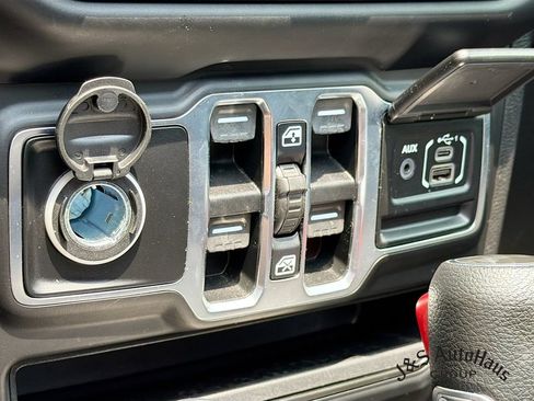 Used 2021 Jeep Wrangler Unlimited Sport AWD/4WD image 24
