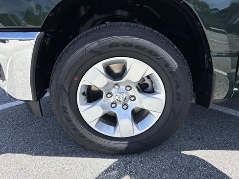 New 2026 RAM 1500 4x4 Crew Cab image 32