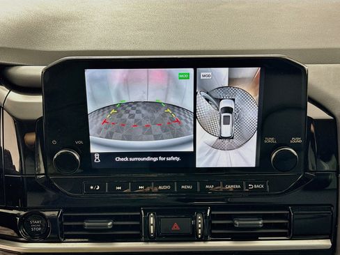 Used 2025 Nissan Pathfinder SL FWD image 23