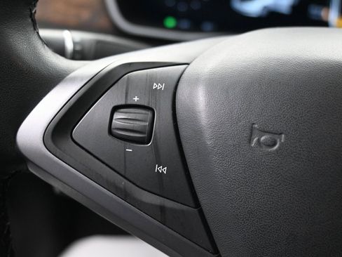 Used 2020 Tesla Model S Long Range Plus image 22