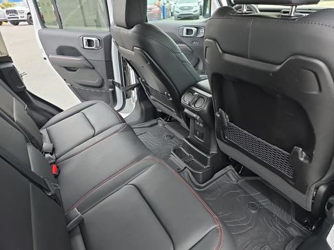 Used 2025 Jeep Wrangler Unlimited Rubicon w/ Safety Group AWD/4WD image 12
