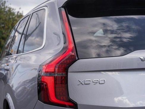 New 2026 Volvo XC90 B6 Plus w/ Protection Package Premier image 8