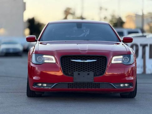 Used 2017 Chrysler 300 S image 3
