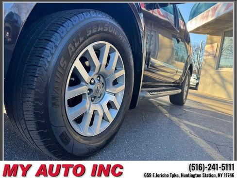 Used 2012 Nissan Pathfinder LE image 10