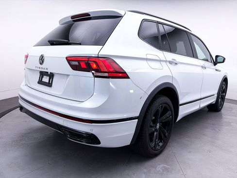 Used 2024 Volkswagen Tiguan SE R-Line FWD image 14