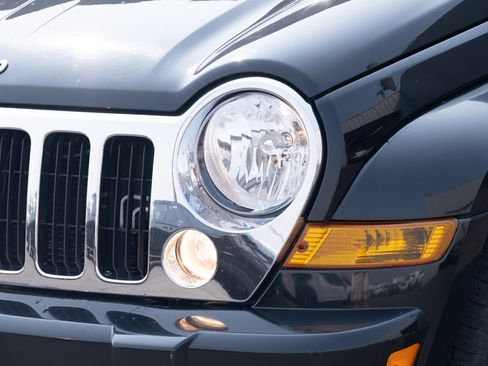 Used 2006 Jeep Liberty Limited AWD/4WD image 7