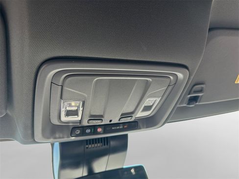 Used 2025 Chevrolet Silverado 1500 LT image 22