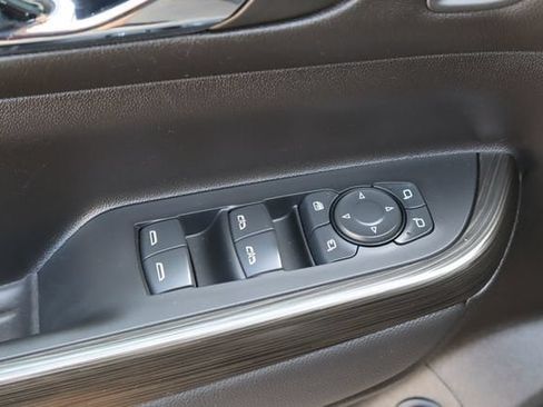 Used 2023 GMC Acadia SLT w/ Technology Package AWD/4WD image 24