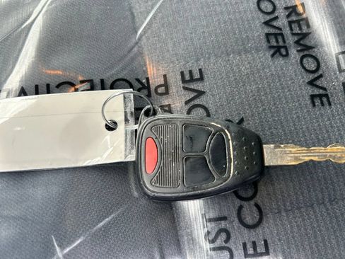 Used 2011 Jeep Liberty Sport RWD image 24