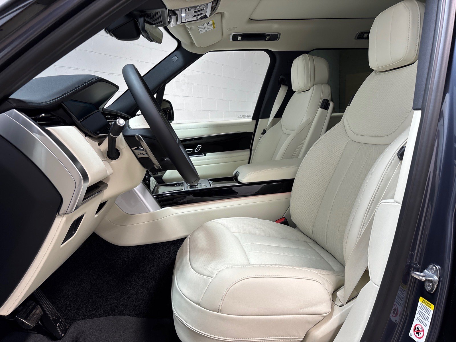 New 2026 Land Rover Range Rover SE AWD/4WD image 23