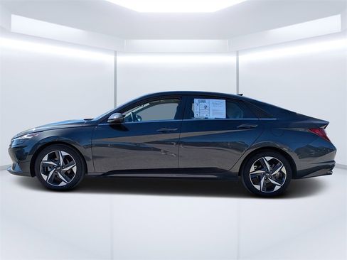 Used 2023 Hyundai Elantra Limited image 6