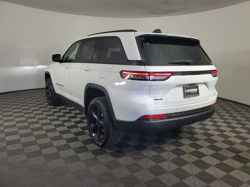 New 2025 Jeep Grand Cherokee Altitude image 6