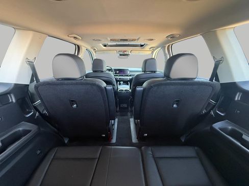 Used 2025 Kia Telluride S image 30