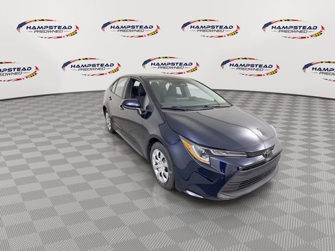 Used 2023 Toyota Corolla LE image 2