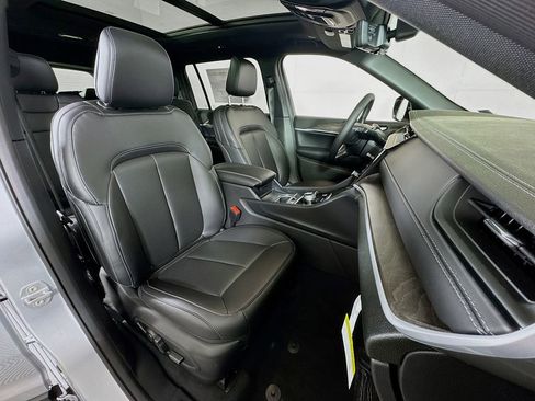 New 2026 Jeep Grand Cherokee L Limited w/ Luxury Tech Group II AWD/4WD image 30
