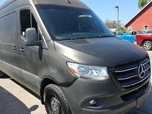 Used 2020 Mercedes-Benz Sprinter 2500 image 1