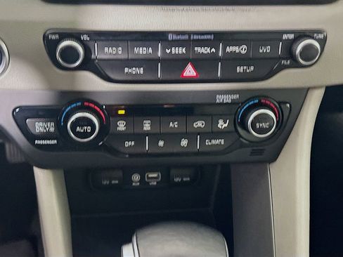 Used 2019 Kia Niro LX image 15