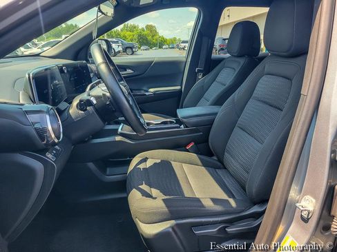 Certified 2025 Chevrolet Equinox LT FWD image 10