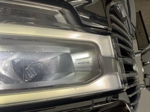 Used 2022 RAM 2500 Laramie AWD/4WD image 32