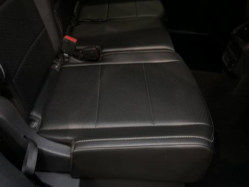 Used 2021 Volkswagen Tiguan SE AWD/4WD image 15