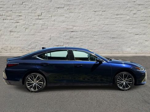 Used 2025 Lexus ES 350 w/ Premium Package FWD image 4