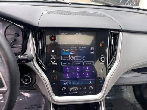 Used 2021 Subaru Outback Premium image 31