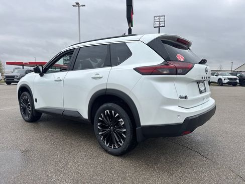 New 2026 Nissan Rogue SV image 4
