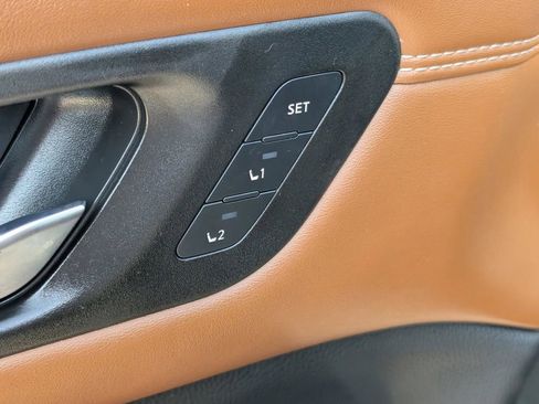 Used 2022 Nissan Pathfinder Platinum w/ Cargo Package image 14