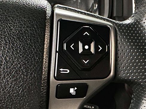 Used 2020 Toyota 4Runner SR5 Premium AWD/4WD image 18
