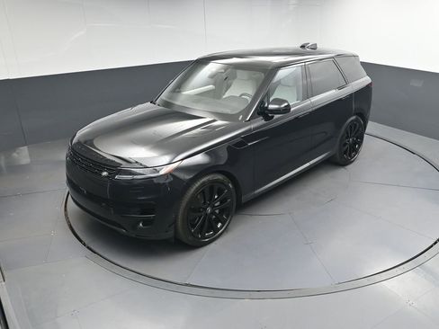 Used 2025 Land Rover Range Rover Sport SE AWD/4WD image 31