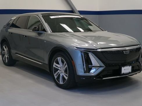 Certified 2024 Cadillac Lyriq Tech w/ Driver Assist Package AWD/4WD image 9