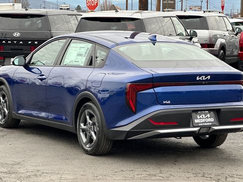 New 2025 Kia K4 LXS FWD image 7