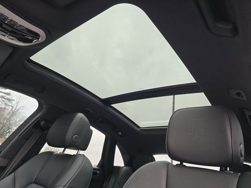 Certified 2024 Porsche Macan S image 14