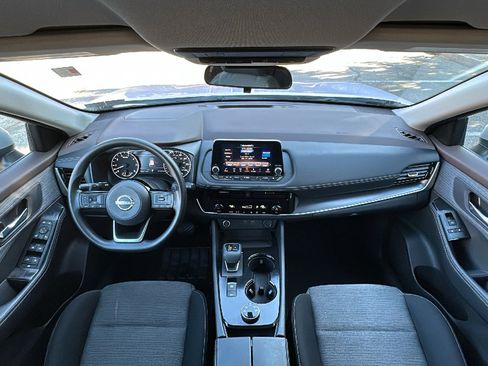 Certified 2022 Nissan Rogue SV image 25