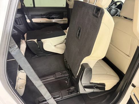 Used 2018 Ford Expedition Platinum RWD image 92
