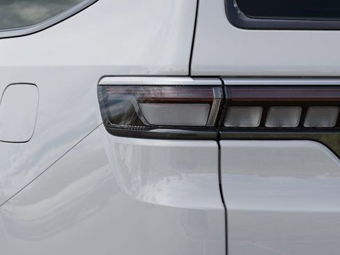 New 2026 Jeep Grand Wagoneer L 2WD image 9
