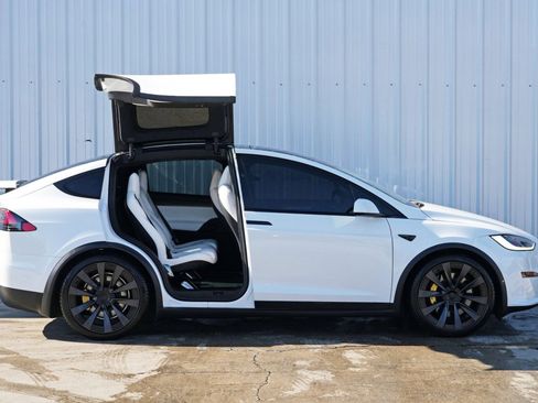 Used 2022 Tesla Model X image 58