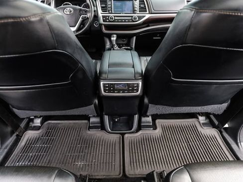 Used 2015 Toyota Highlander Limited Platinum AWD/4WD image 42