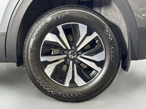 Certified 2025 Volkswagen Atlas SE AWD/4WD image 35