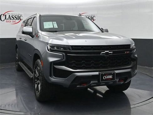 Used 2023 Chevrolet Suburban Z71 w/ Luxury Package image 5