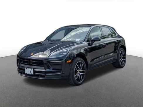 Used 2025 Porsche Macan AWD/4WD image 1