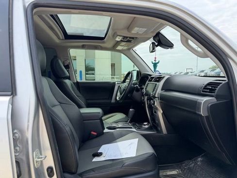 Used 2023 Toyota 4Runner SR5 Premium w/ Moonroof Package AWD/4WD image 9