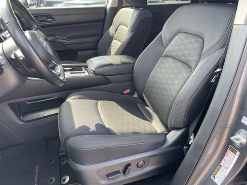 Certified 2024 Nissan Pathfinder SV FWD image 25
